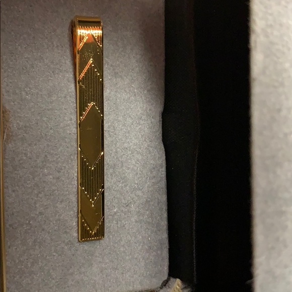 Vintage Christian Dior Gold-tone Clip - Picture 3 of 3